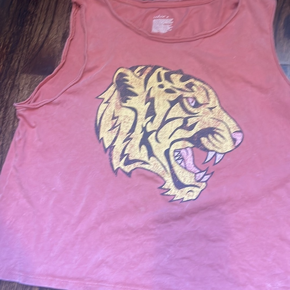 Women’s tops size medium - Picture 2 of 9